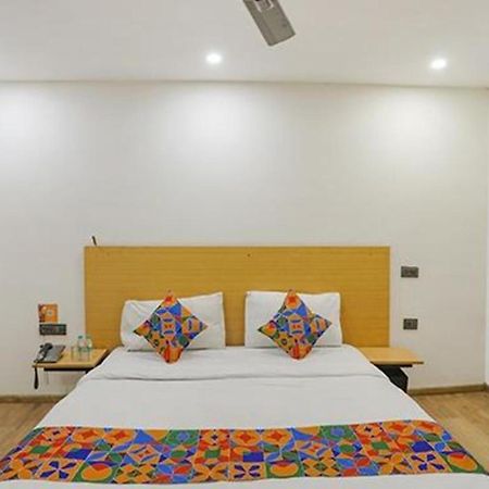 Fabhotel F9 Sector 58 Noida Eksteriør billede