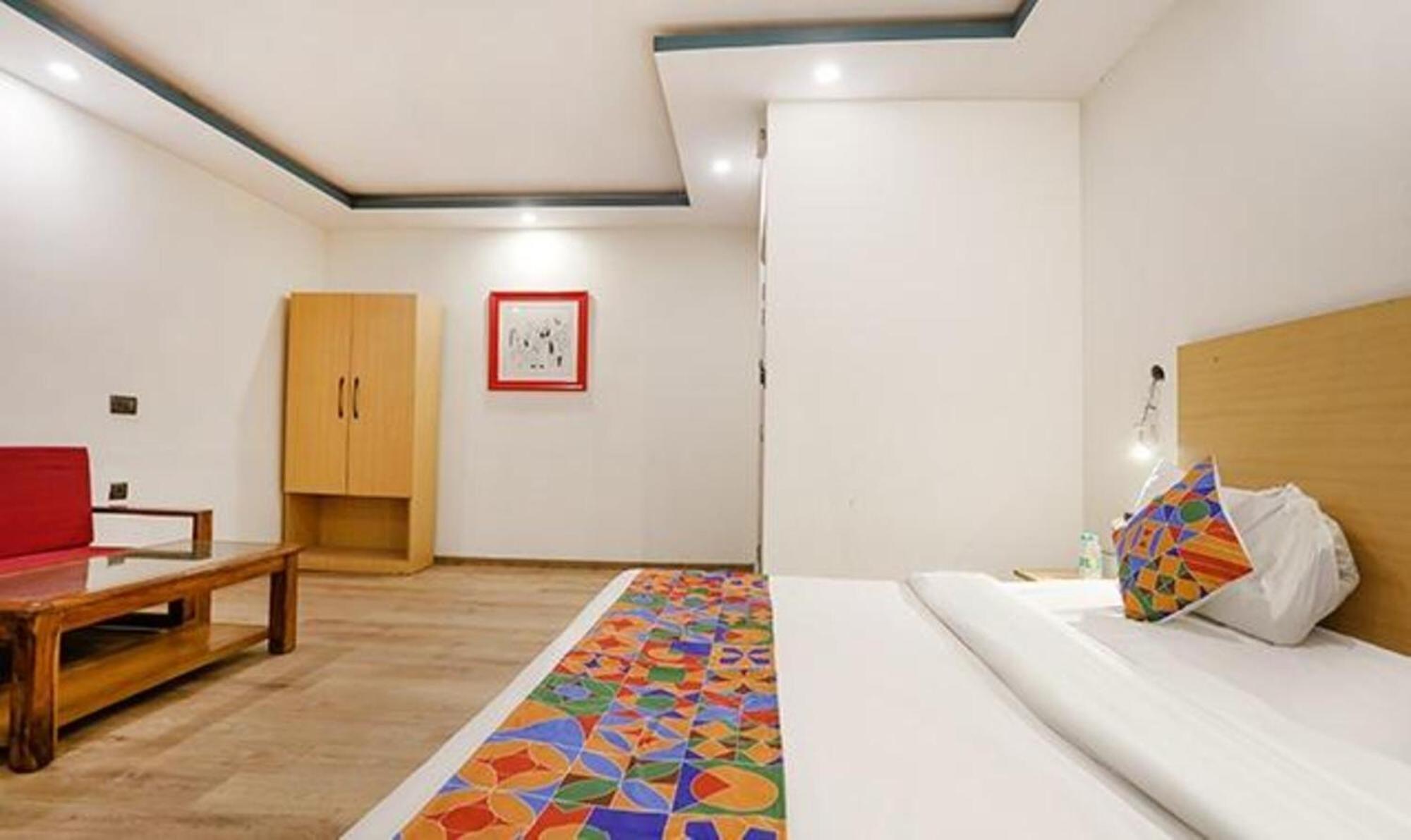 Fabhotel F9 Sector 58 Noida Eksteriør billede