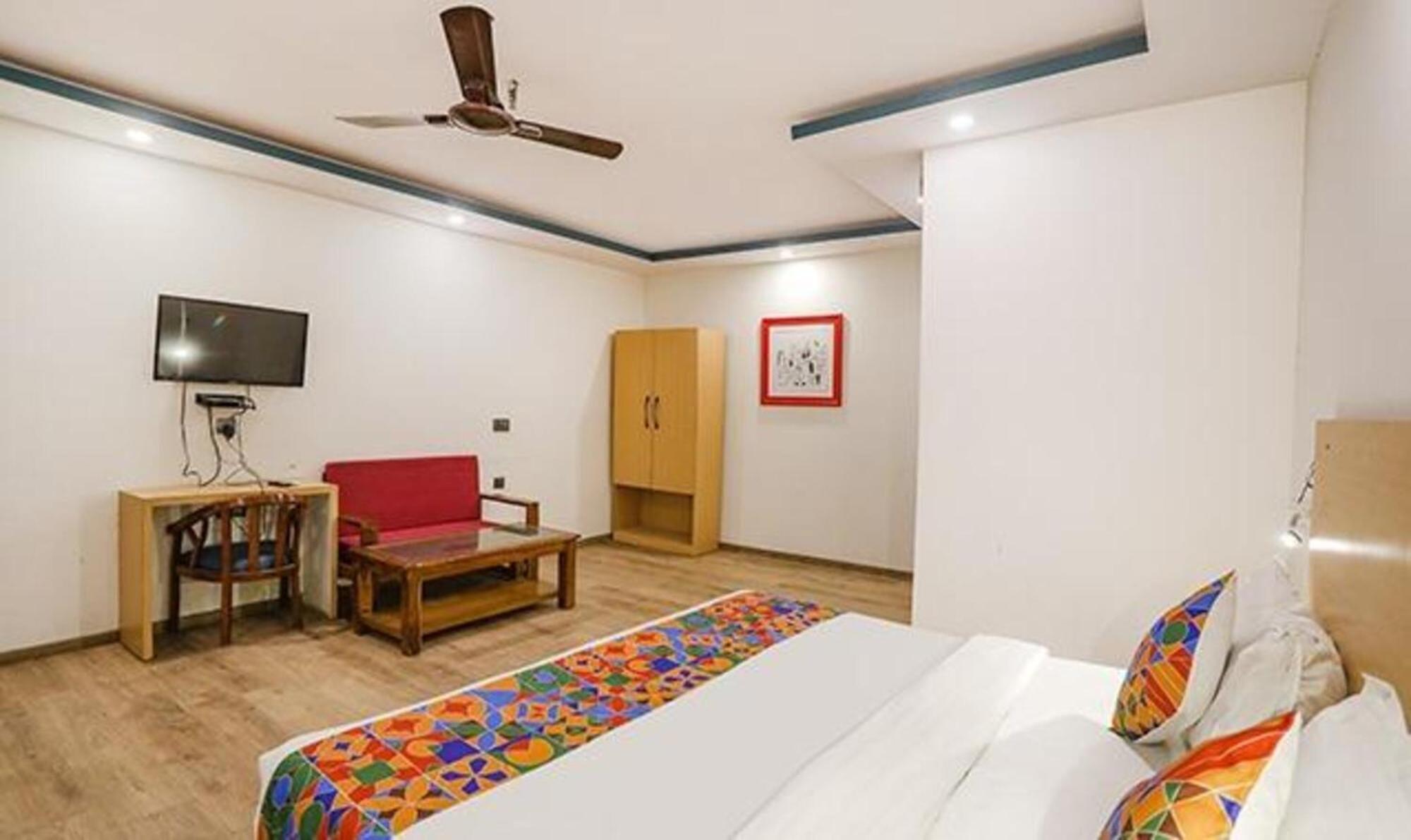 Fabhotel F9 Sector 58 Noida Eksteriør billede