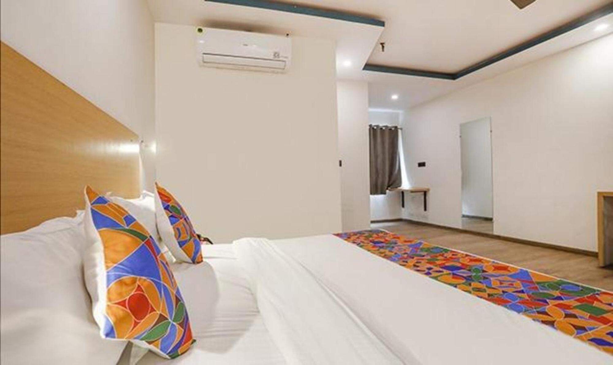 Fabhotel F9 Sector 58 Noida Eksteriør billede